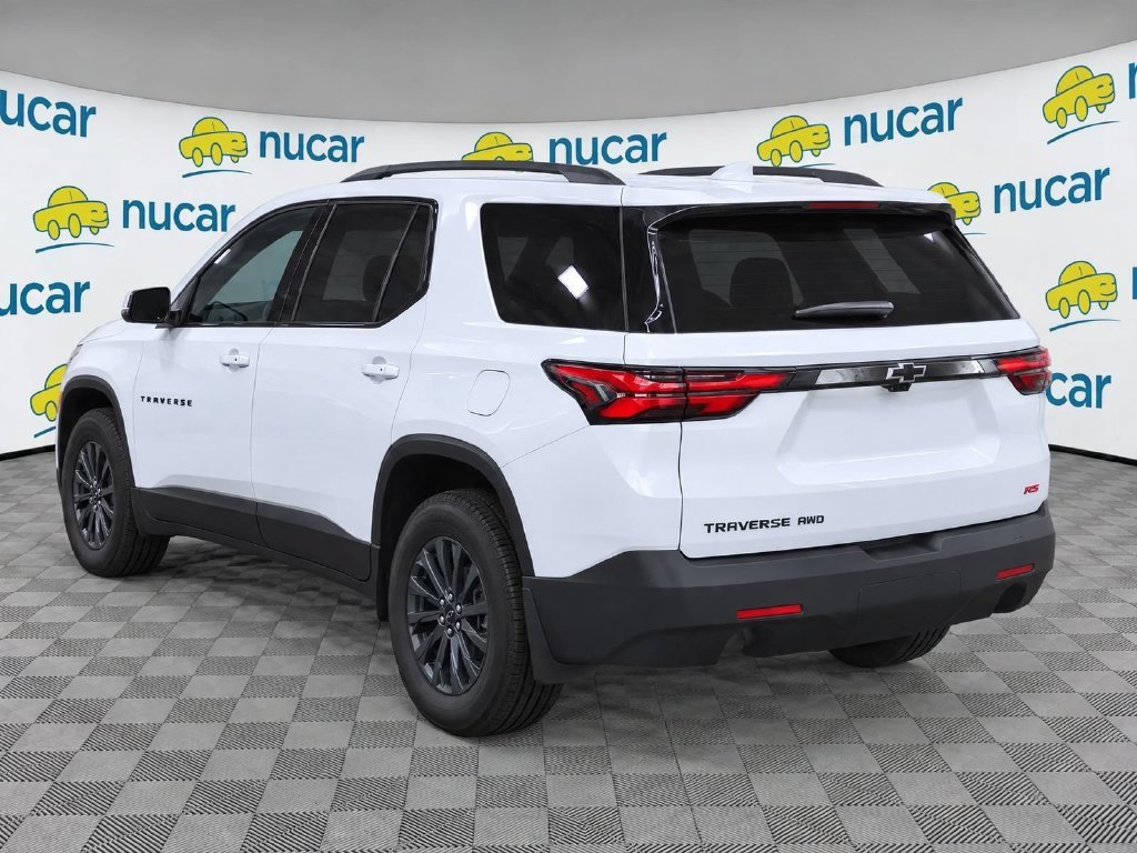 Used 2023 Chevrolet Traverse RS w/ LPO, Floor Liner Package AWD/4WD image 3