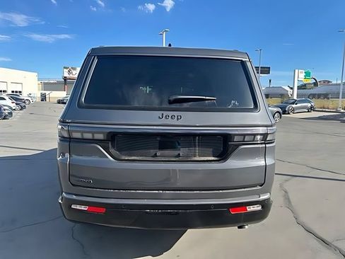 Used 2026 Jeep Grand Wagoneer Limited AWD/4WD image 3