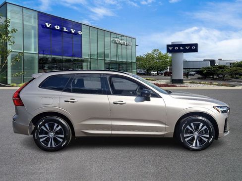 Certified 2024 Volvo XC60 B5 Core image 7