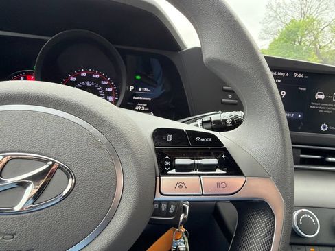 Certified 2023 Hyundai Elantra SE FWD image 30