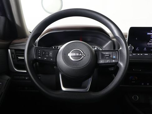 Used 2023 Nissan Rogue SV image 30