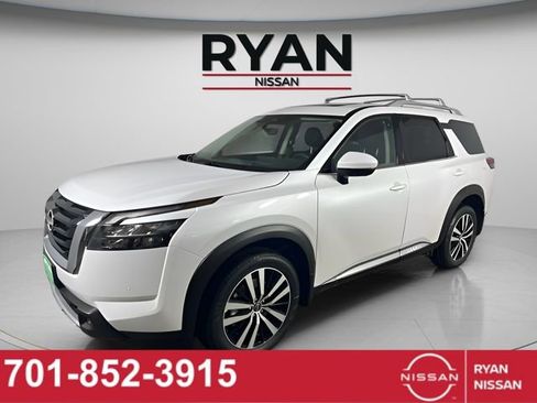 New 2025 Nissan Pathfinder Platinum w/ Cargo Package image 11
