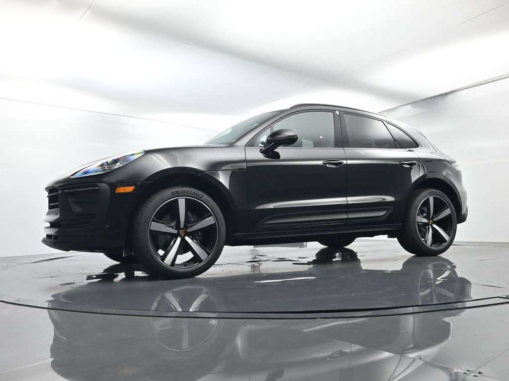 Certified 2026 Porsche Macan AWD/4WD image 43