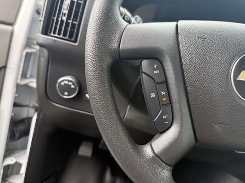 Used 2017 Chevrolet Express 3500 Work Van image 24