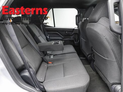 Used 2025 Toyota 4Runner SR5 AWD/4WD image 23