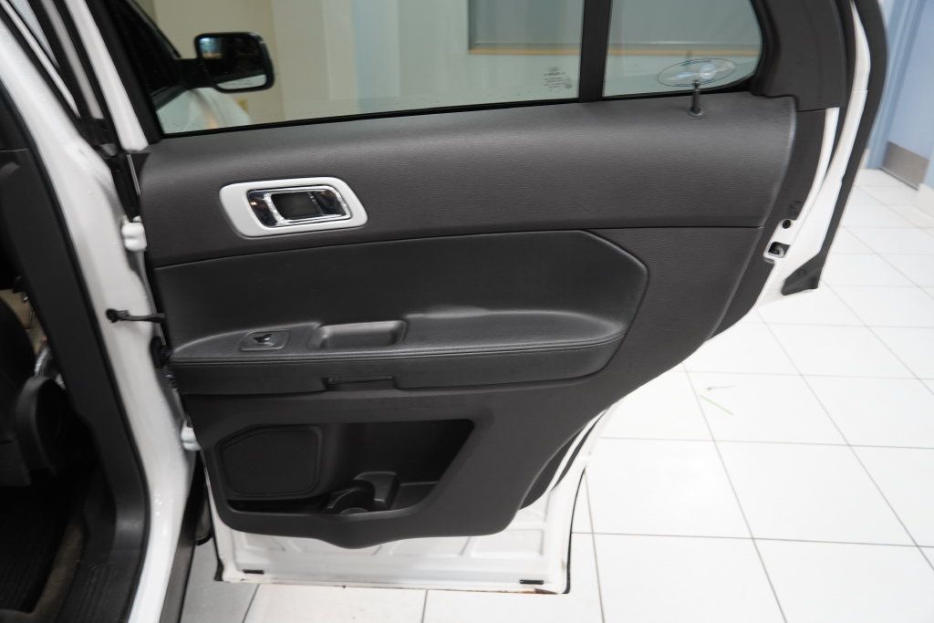Used 2014 Ford Explorer Limited w/ Equipment Group 302A AWD/4WD image 25