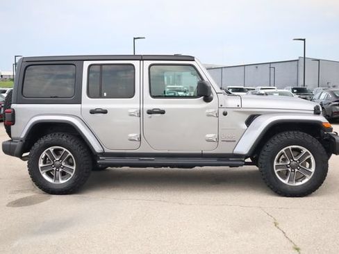 Used 2019 Jeep Wrangler Unlimited Sahara w/ Safety Group AWD/4WD image 4