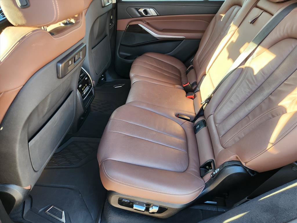 Used 2019 BMW X7 xDrive40i w/ Cold Weather Package AWD/4WD image 14