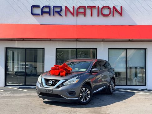 Used 2017 Nissan Murano S w/ Navigation Package FWD image 2
