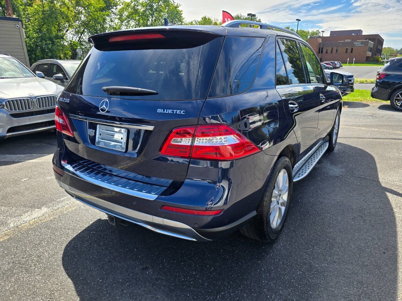 Used 2015 Mercedes-Benz ML 250 BlueTEC 4MATIC image 3