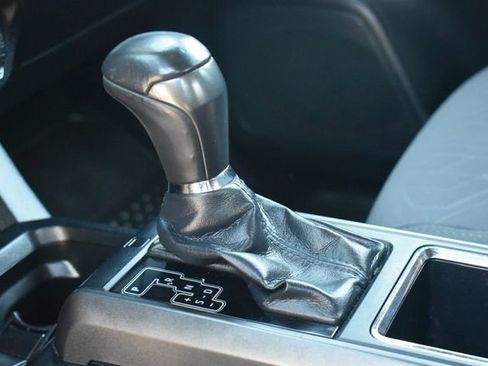 Used 2018 Toyota Tacoma TRD Off-Road AWD/4WD image 22