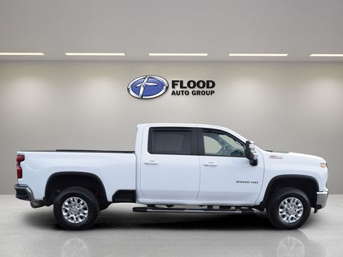 Used 2023 Chevrolet Silverado 2500 LT w/ Convenience Package image 3