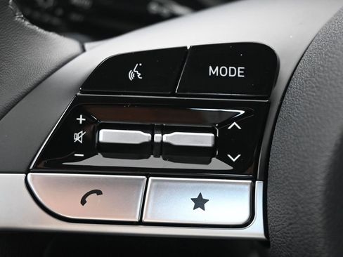 New 2026 Hyundai Elantra Limited image 25