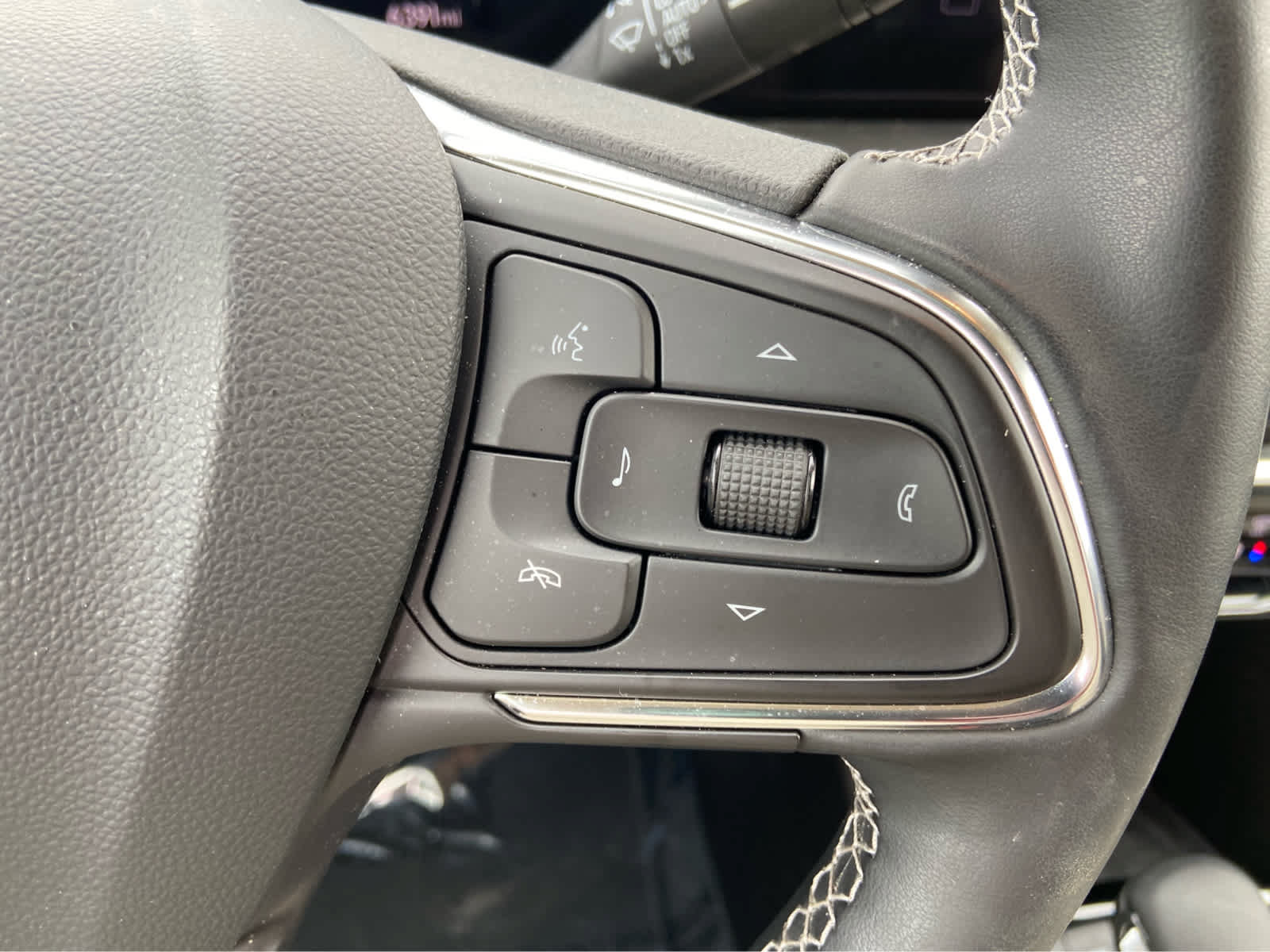 Used 2025 Buick Encore GX Avenir w/ Avenir Technology Package AWD/4WD image 21