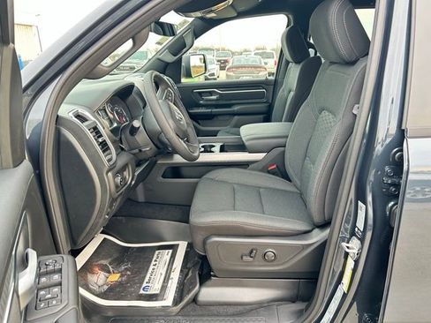 New 2026 RAM 1500 4x4 Crew Cab image 18