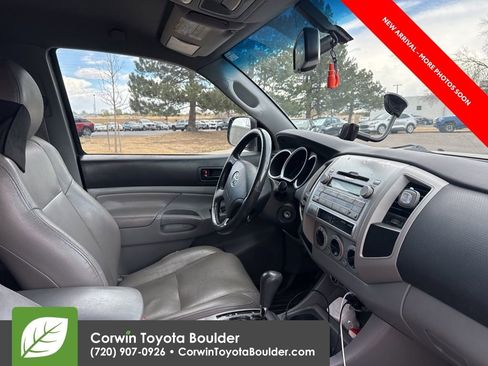 Used 2011 Toyota Tacoma 4x4 Double Cab w/ TRD Off-Road Pkg image 9