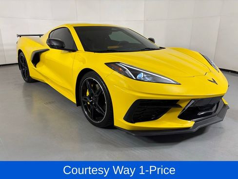 Used 2025 Chevrolet Corvette Stingray Preferred Cpe w/ Z51 Performance Package RWD image 4