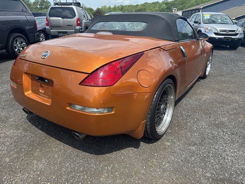 Used 2005 Nissan 350Z Touring image 11