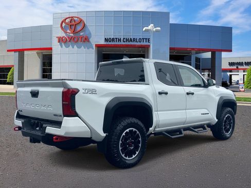 Used 2025 Toyota Tacoma TRD Off-Road AWD/4WD image 6