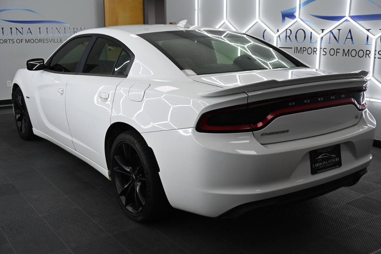 Used 2017 Dodge Charger R/T RWD image 2