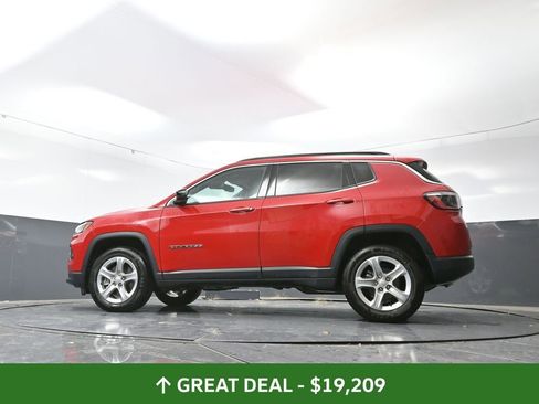 Used 2024 Jeep Compass Latitude image 55