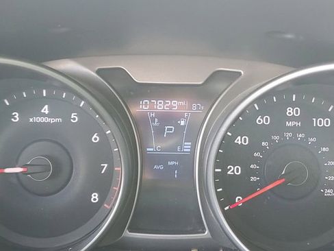 Used 2017 Hyundai Veloster Value Edition FWD image 23