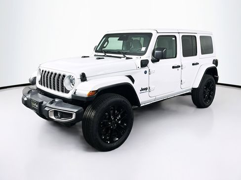 Used 2025 Jeep Wrangler Sahara w/ Safety Group image 3