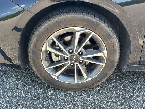 Used 2022 Kia Forte LXS w/ LXS Technology Package image 7