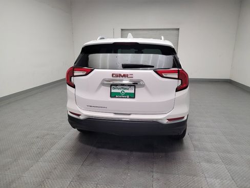 Used 2024 GMC Terrain SLT FWD image 7