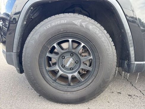 Used 2016 Jeep Grand Cherokee Laredo w/ Quick Order Package 23E image 12