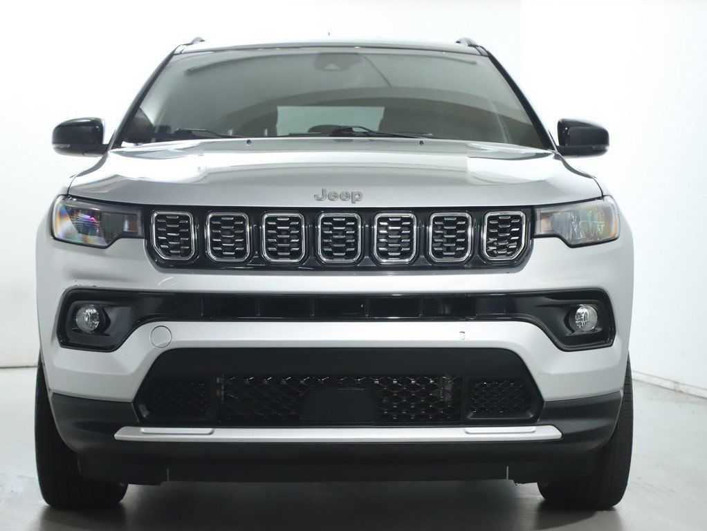 Used 2025 Jeep Compass Limited AWD/4WD image 5