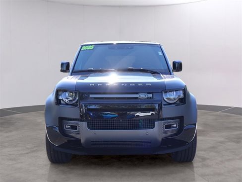 Used 2025 Land Rover Defender 130 V8 image 2