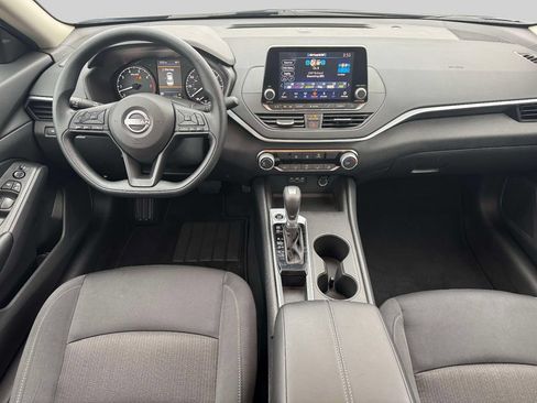 Used 2025 Nissan Altima 2.5 S FWD image 12