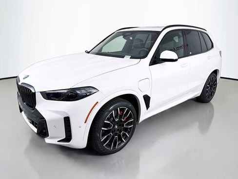New 2026 BMW X5 xDrive50e w/ M Sport Package image 3