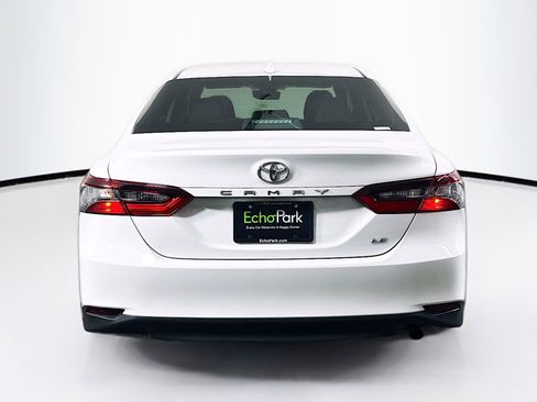 Used 2022 Toyota Camry LE image 7