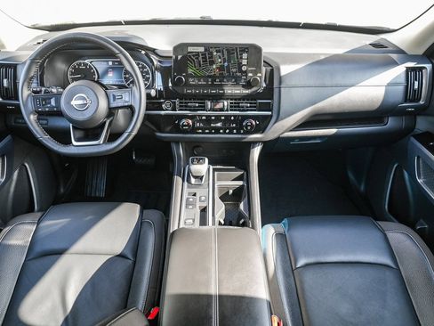 Used 2022 Nissan Pathfinder SL image 11