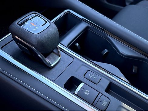 New 2026 Nissan Pathfinder SV image 11