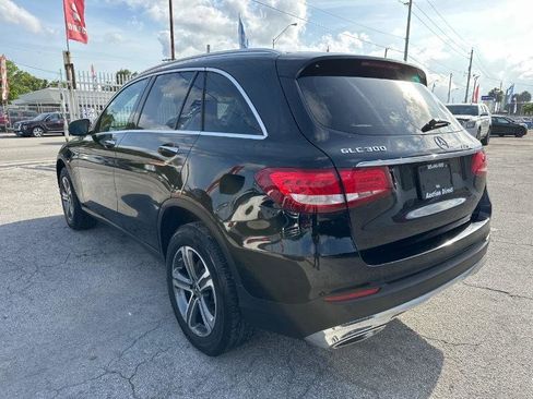 Used 2019 Mercedes-Benz GLC 300 w/ Premium Package image 3