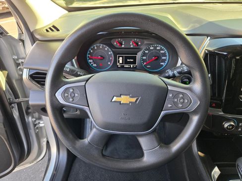 Certified 2021 Chevrolet Traverse LS FWD image 33