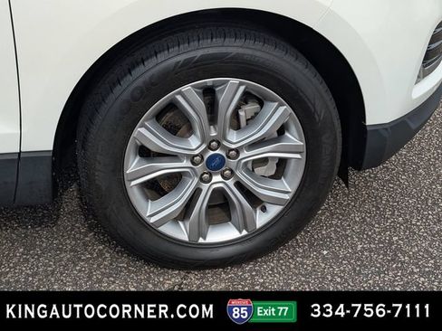 Used 2022 Ford Edge Titanium AWD/4WD image 10
