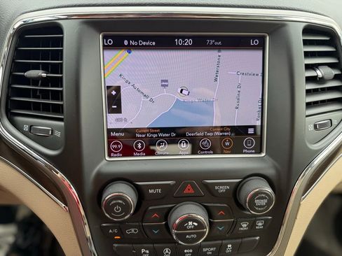 Used 2018 Jeep Grand Cherokee Limited w/ Luxury Group II AWD/4WD image 16