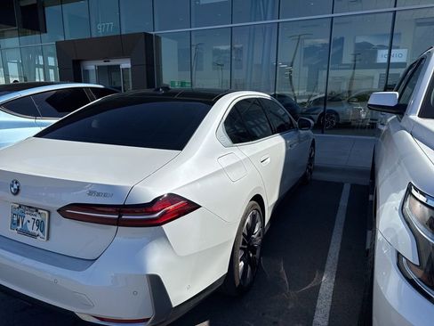 Used 2024 BMW 530i xDrive w/ Premium Package image 7