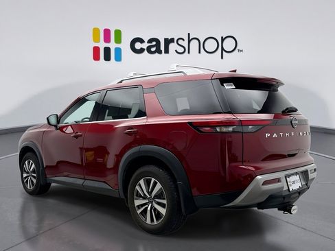 Used 2023 Nissan Pathfinder SL AWD/4WD image 3