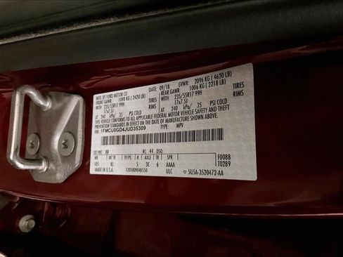Used 2018 Ford Escape SE w/ SE Sync 3 Package FWD image 32
