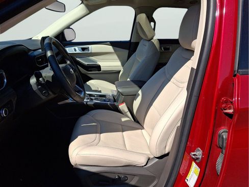 Used 2022 Ford Explorer Platinum w/ Equipment Group 601A AWD/4WD image 13