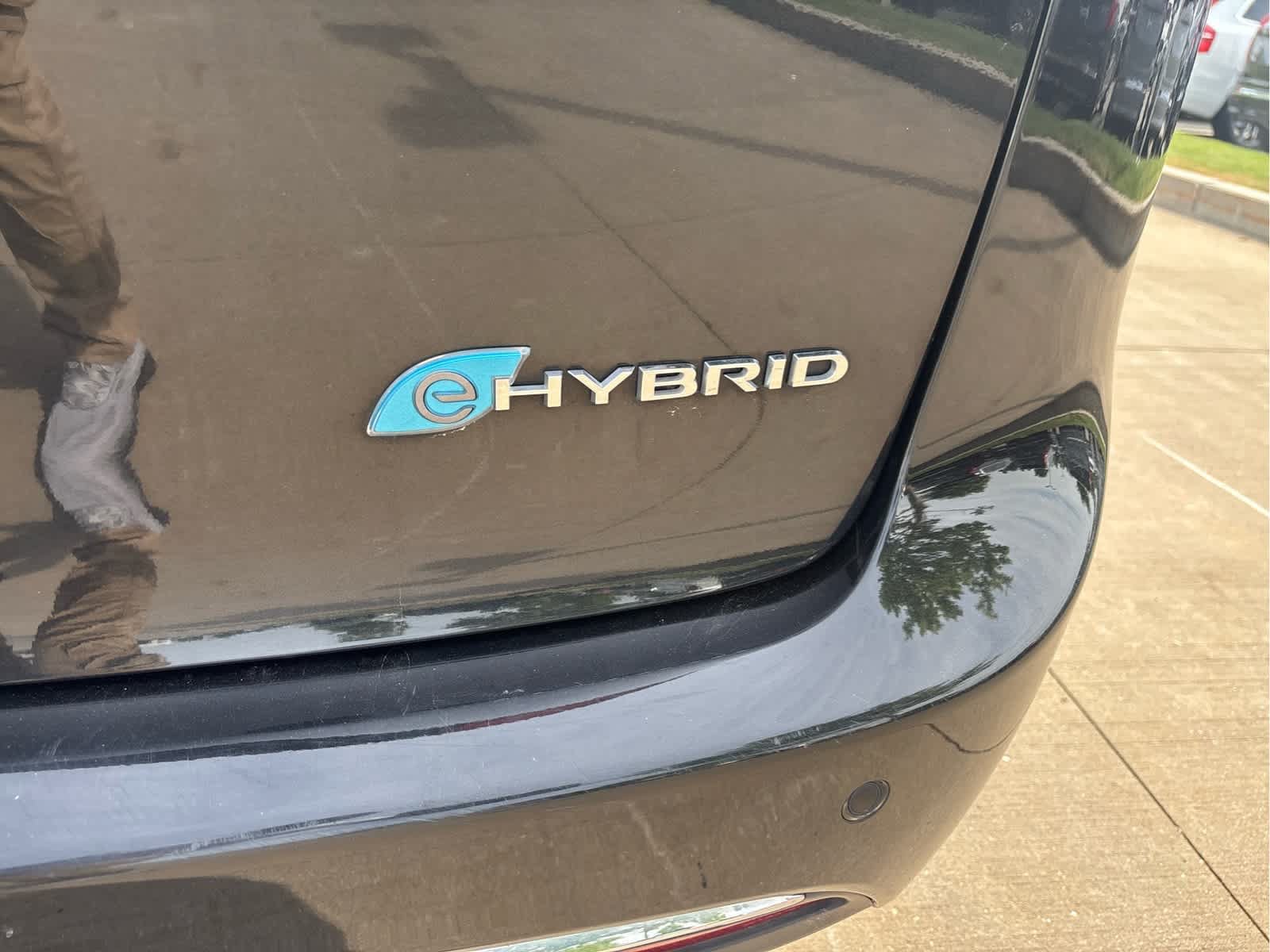Used 2023 Chrysler Pacifica Touring-L FWD image 9