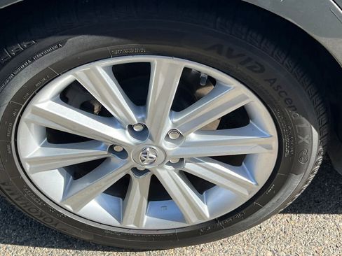 Used 2014 Toyota Camry XLE w/ Convenience Package FWD image 17