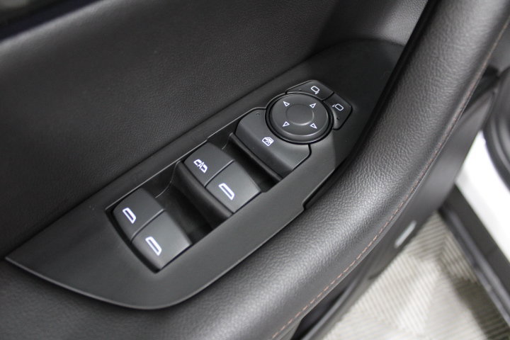 Used 2022 Chevrolet Blazer Premier w/ Enhanced Convenience Package AWD/4WD image 19