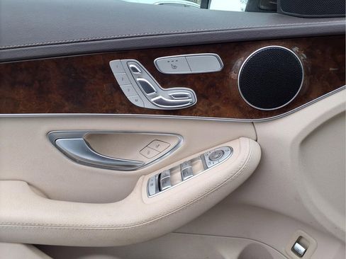 Used 2017 Mercedes-Benz C 300 Sedan image 17