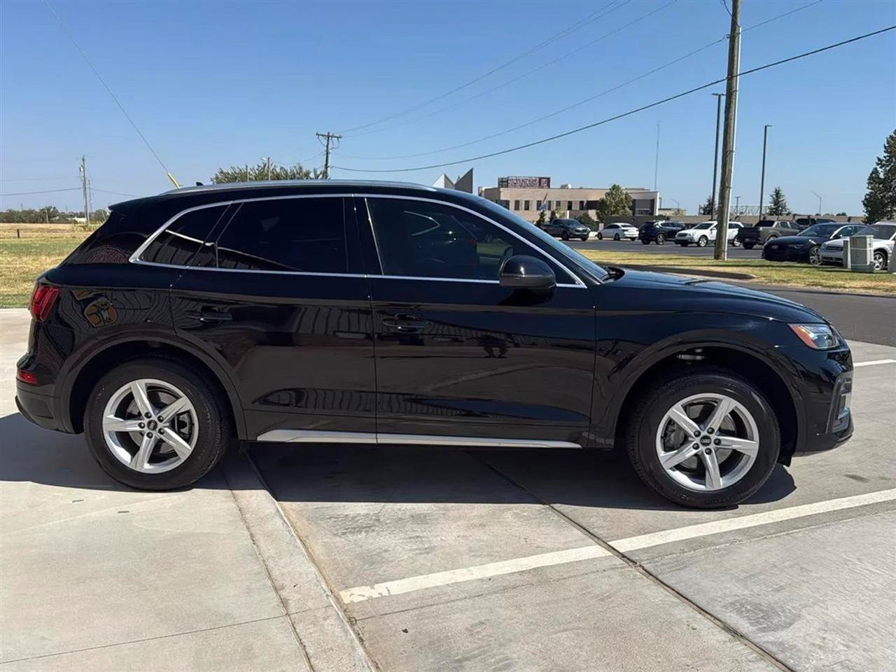 Used 2021 Audi Q5 2.0T Premium w/ Convenience Package AWD/4WD image 9